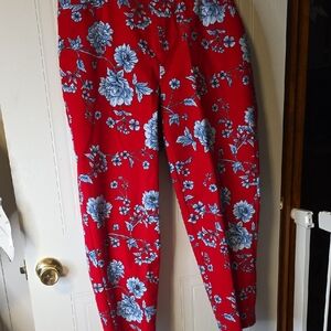 Roz & Ali Red and Blue Floral Cropped Pants